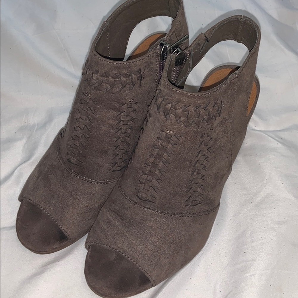 Coffee colored spring heels